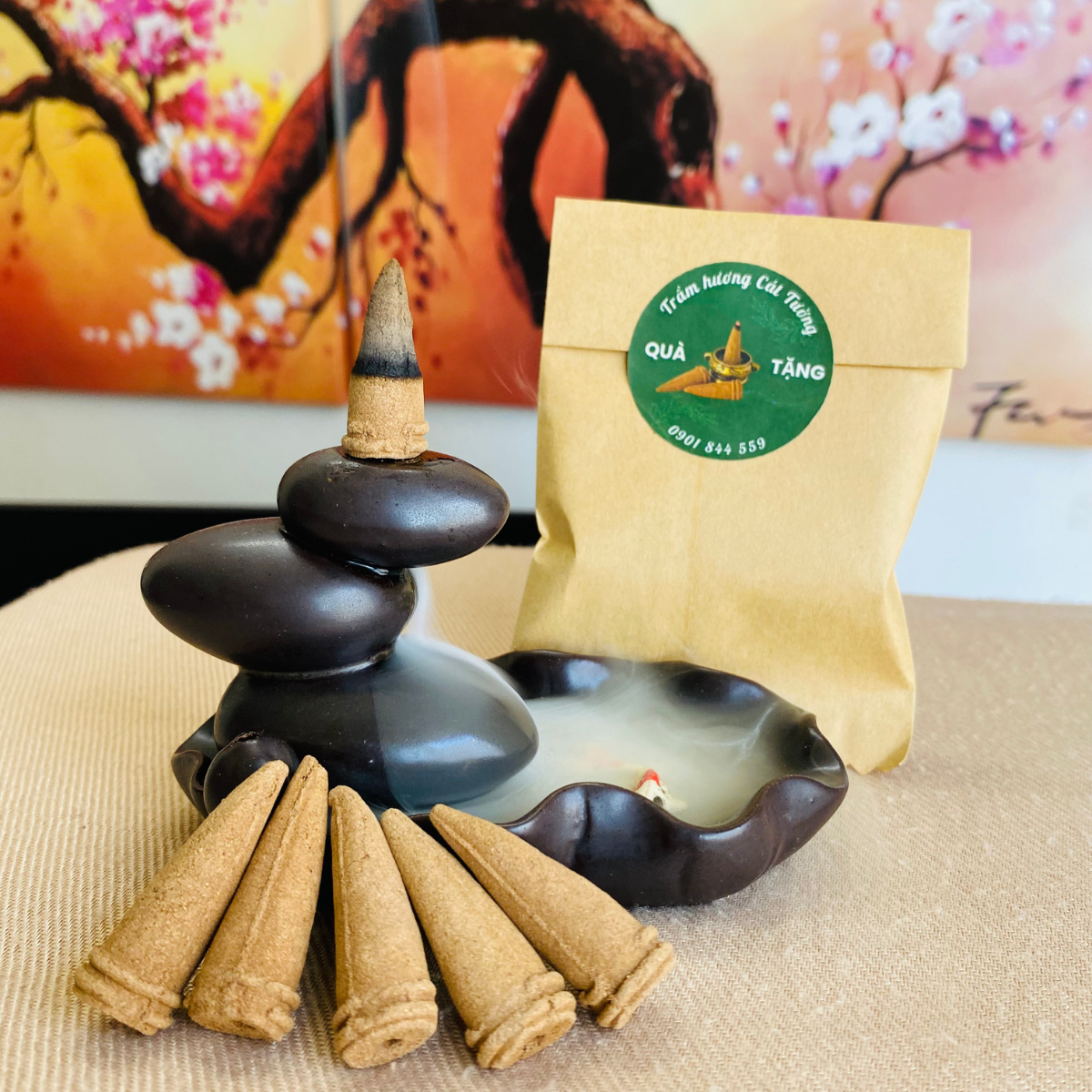 Nụ trầm + Thác khói